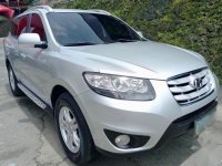 Selling Brightsilver Hyundai Santa Fe 2011 in Pasig