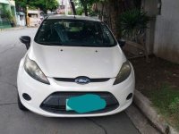 Selling Pearl White Ford Fiesta 2012 in Parañaque