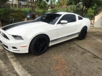 White Ford Mustang 2013 for sale in Lipa