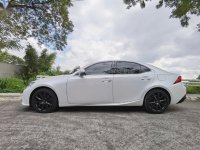 Selling Pearl White Lexus IS350 2017 in Quezon