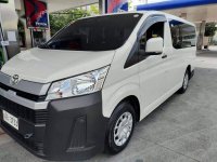 Selling White Toyota Hiace Commuter 2020 in Manila