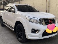 Selling White Nissan Navara 2019 in Pateros