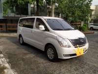 Selling White Hyundai Starex 2015 in Manila