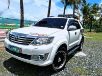 Selling White Toyota Fortuner 2012 in Subic