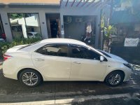 Pearl White Toyota Corolla Altis 2016 for sale in Quezon
