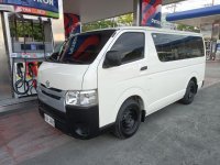 Selling White Toyota Hiace 2018 in Manila