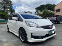 Selling Pearl White Honda Jazz 2013 in Quezon City