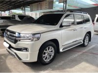 White Toyota Land Cruiser 2018 for sale in Quezon