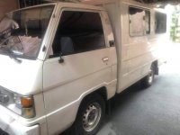 Selling White Mitsubishi L300 2011 in Quezon