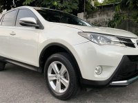 Selling White Toyota RAV4 2013 in Quezon