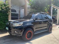 Selling Black Toyota Fortuner 2012 in Manila