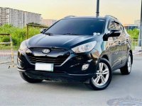 Selling Black Hyundai Tucson 2011