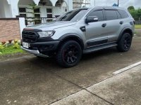Selling Silver Ford Everest 2016 in Cabuyao