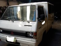 Selling White Mitsubishi L300 2000 in Manila