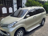 Selling Pearl White Toyota Avanza 2015 in Cainta