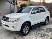 Pearl White Toyota Fortuner 2010 for sale in Manual