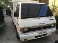 Selling White Mitsubishi L300 2008 in Talisay