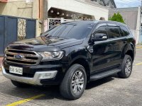 Selling Black Ford Everest 2018