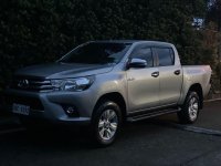 Selling Silver Toyota Hilux 2017 in Guiguinto