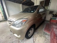 Selling Silver Toyota Avanza 2011 in Taguig