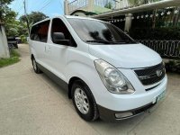 Selling Pearl White Hyundai Starex 2008 in Talisay