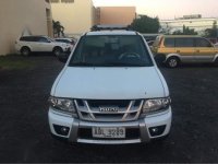 White Isuzu Crosswind 2015 for sale in San Mateo