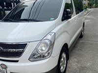Selling Pearl White Hyundai Grand Starex 2014 in Marikina