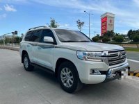 Selling Pearl White Toyota Land Cruiser 2019 in Manila