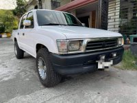 White Toyota Hilux 1999 for sale in Manual