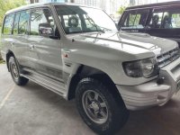 Selling White Mitsubishi Pajero 2004 in Makati