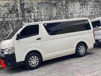 Selling White Toyota Hiace 2020 in Makati