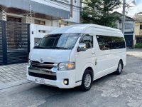 Selling Pearl White Toyota Hiace Super Grandia 2018 in Cainta