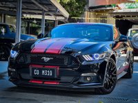 Selling Black Ford Mustang 2017 