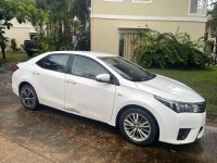 Pearl White Toyota Corolla Altis 2011 for sale in Mandaluyong
