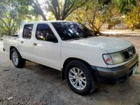 White Nissan Frontier 2003 for sale in San Fernando