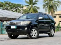 Selling Black Toyota Fortuner 2010 in Makati