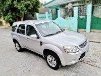 Pearl White Ford Escape 2012 for sale in Bacoor
