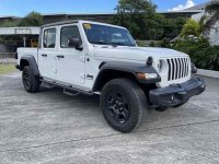 White Jeep Gladiator 2021 for sale in Pasig 
