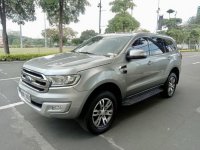 Selling Pearl White Ford Everest 2017 in Pasig