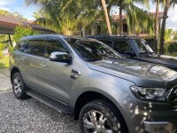 Selling Silver Ford Everest 2017 in Angeles