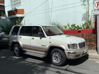 Selling White Isuzu Trooper 2003 in Makati