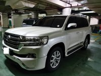 Selling Pearl White Toyota Land Cruiser 2017 in Makati