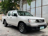 Sell White 2010 Nissan Frontier in Quezon City