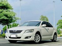 Selling Pearl White Toyota Camry 2008 in Makati