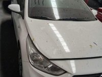Selling White Hyundai Accent 2020 in Quezon 