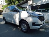 Selling White Toyota Avanza 2018 in Pasig
