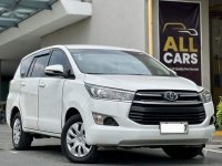 Selling White Toyota Innova 2017 in Makati