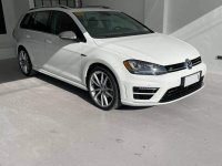 Selling White Volkswagen Golf 2018 in San Juan