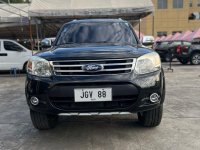 Selling Purple Ford Everest 2014 in Makati