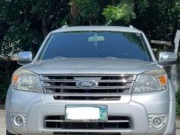 Purple Ford Everest 2014 for sale in Manual
